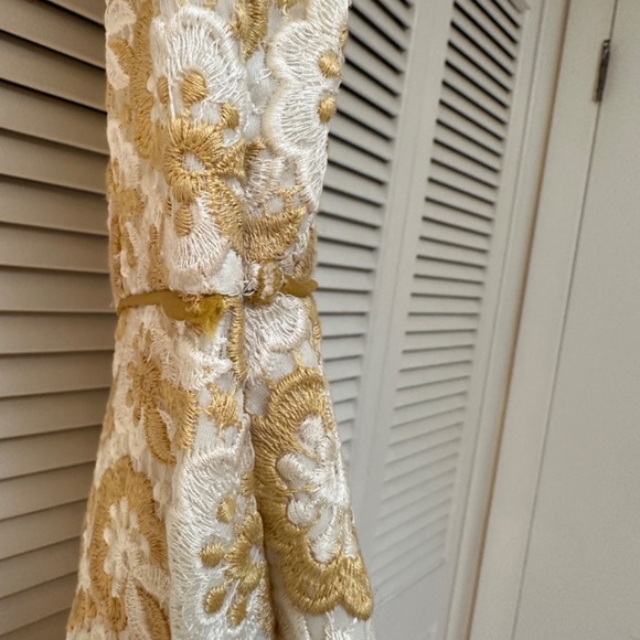 Vintage 1960s Fit & Flare Sleeveless Lace Dress Gold White Fully Lined - Picture 5 of 16